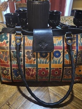 Patricia Nash Multicolor Floral Patchwork Shoulder Bag with Navy Trim.